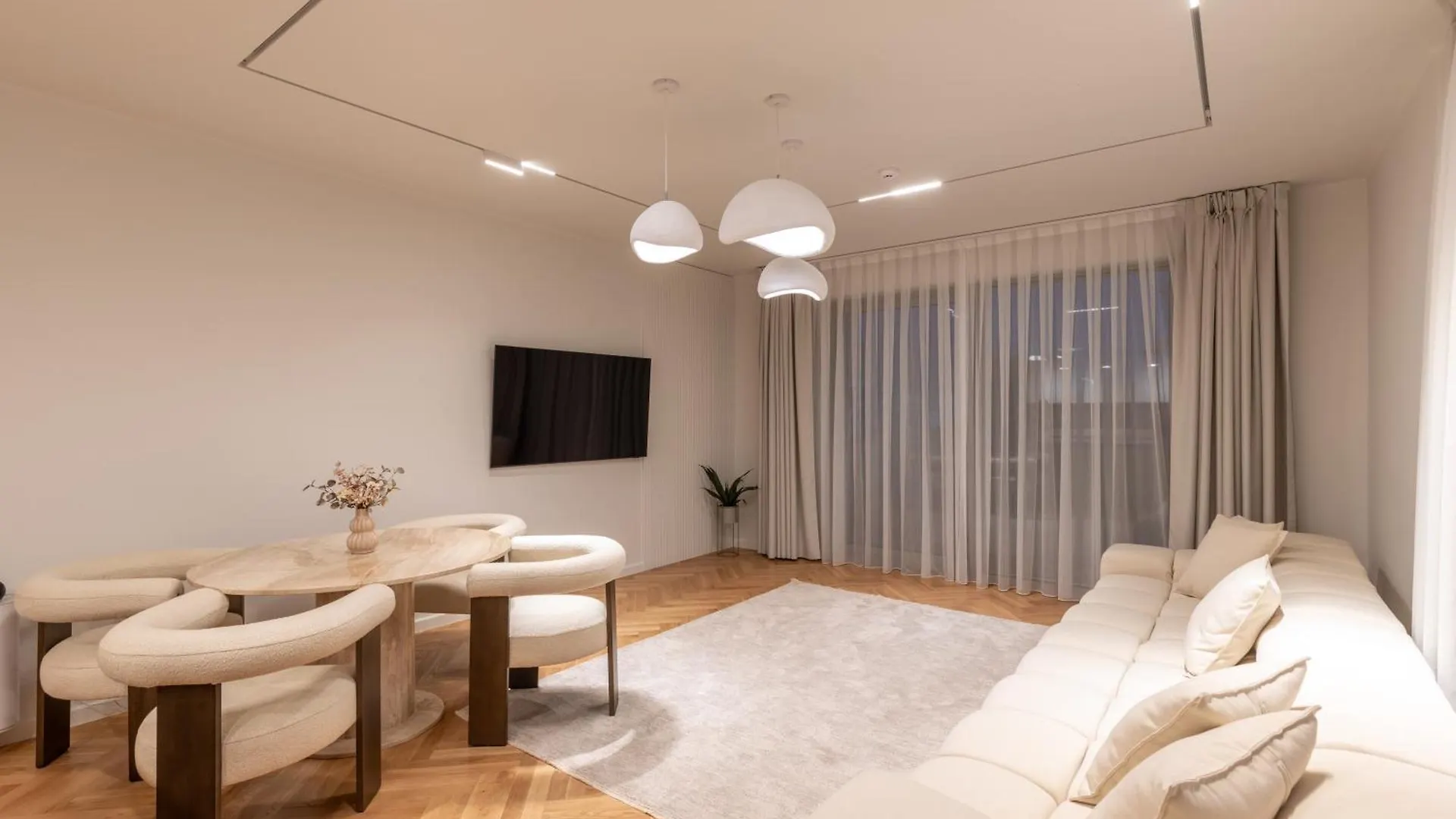 Vater Selected Apartments Tirana 0*,  Albanien